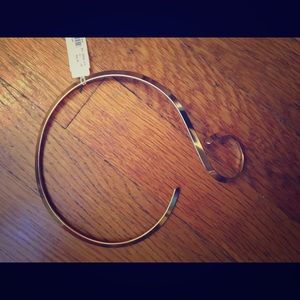 Gold choker necklace